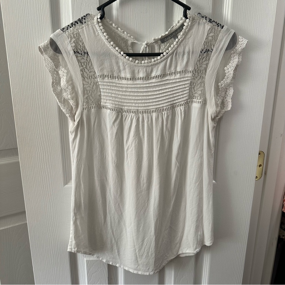 White shortsleeve lace detail top